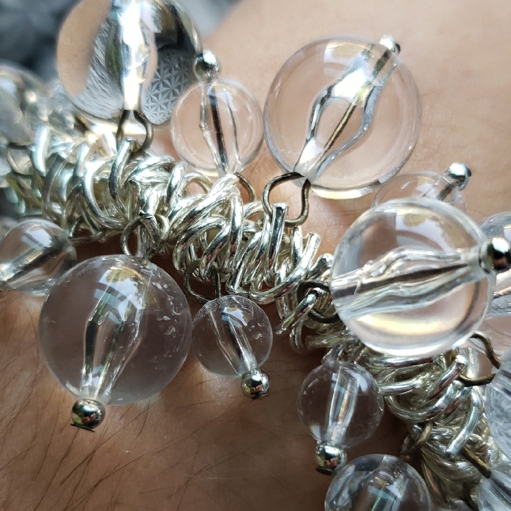 SEQUIN elegant Clear Glass Beaded Bracelet - Picture 3 of 3